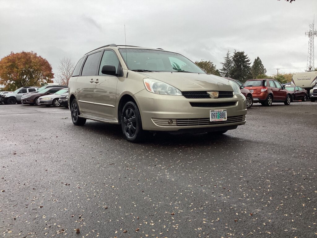 2004 Toyota Sienna LE