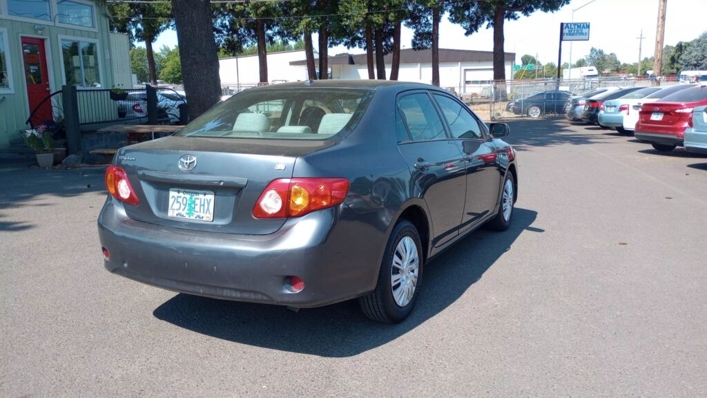 2010 Toyota Corolla Sedan 4D