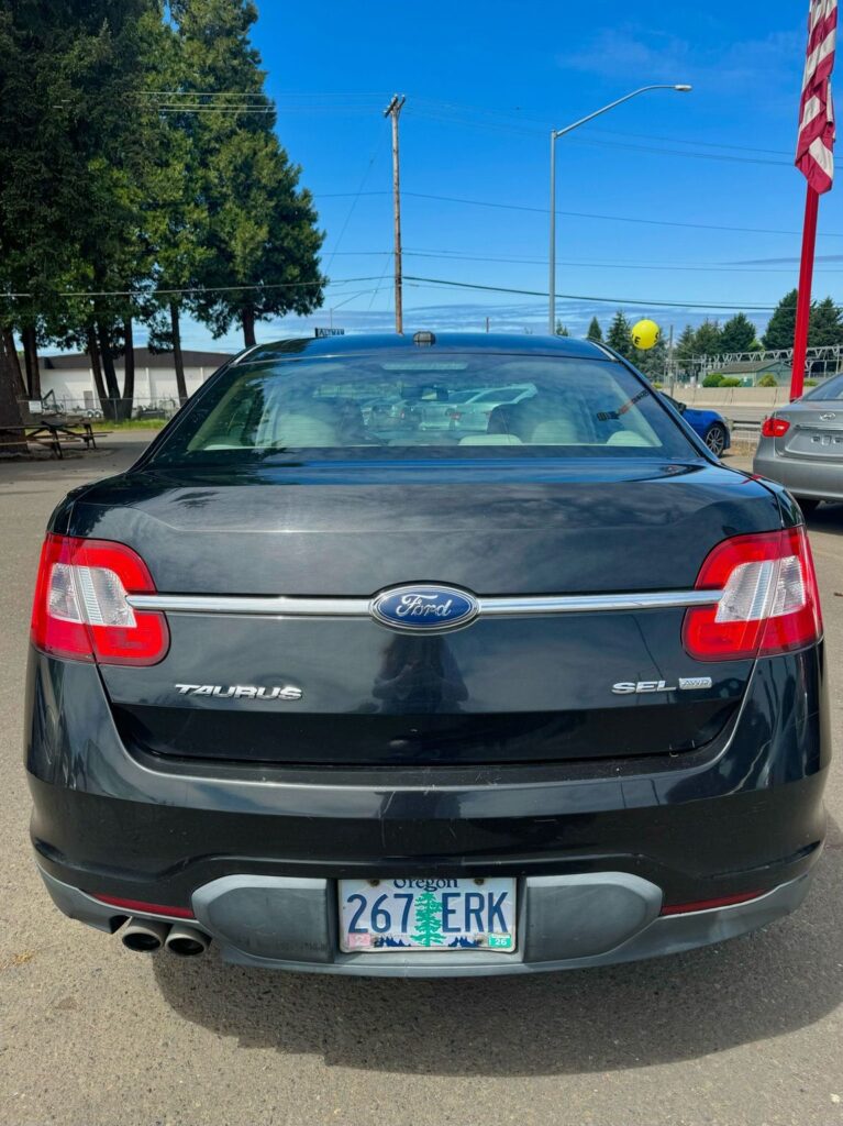 2010 Ford Taurus SEL
