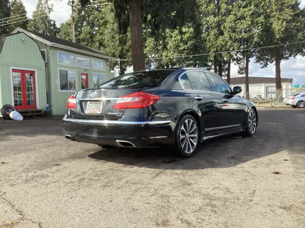 2012 Hyundai Genesis Premium