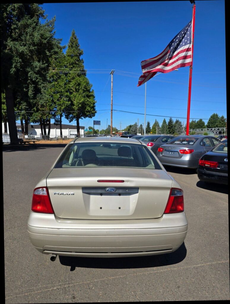 2007 Ford Focus ZX4 S