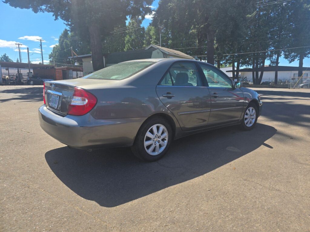 2004 Toyota Camry LE