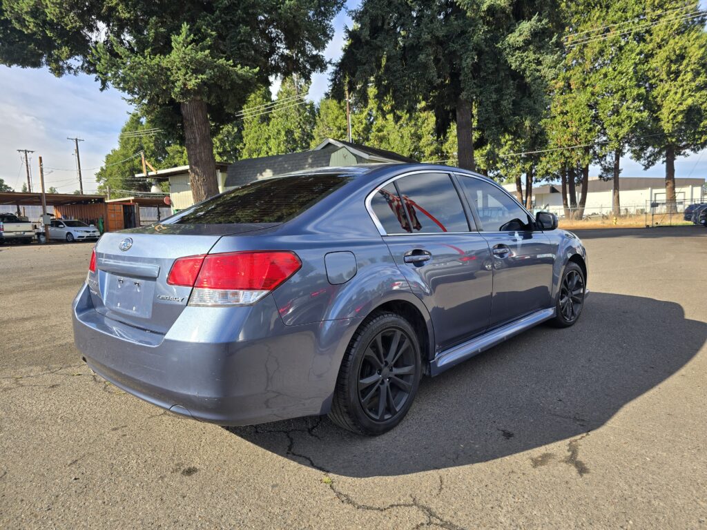 2013 Subaru Legacy 2.5i Premium