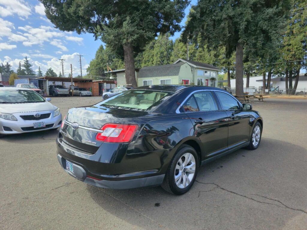 2010 Ford Taurus SEL