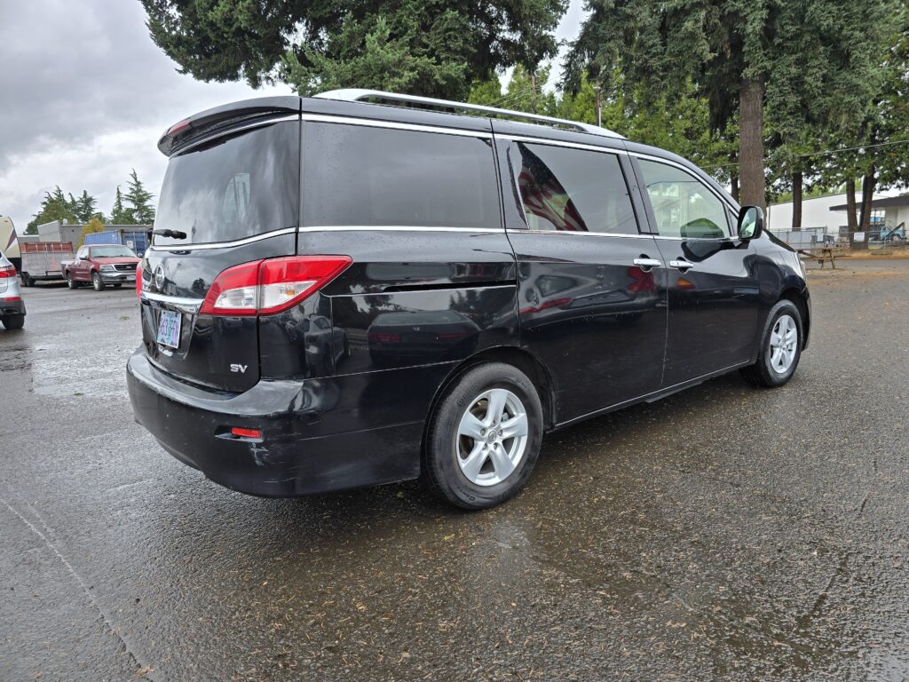 2017 Nissan Quest Platinum