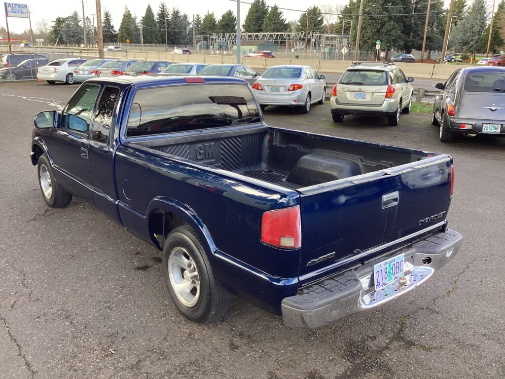 2002 Chevrolet S-10 XL
