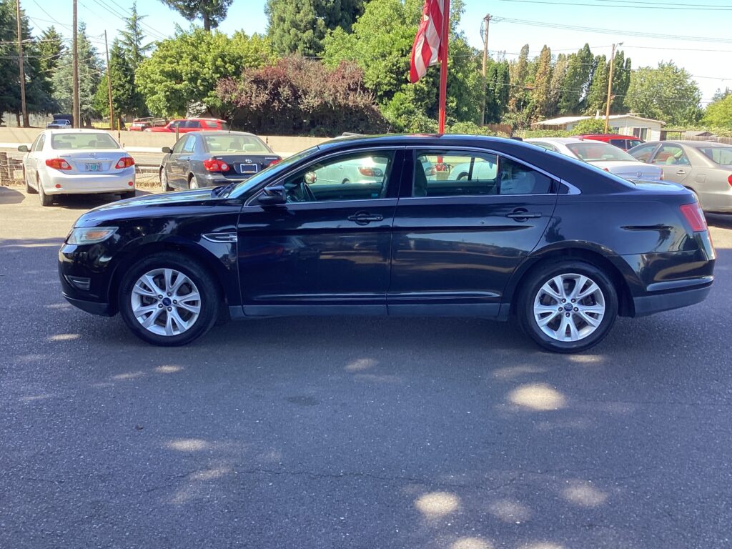 2010 Ford Taurus SEL