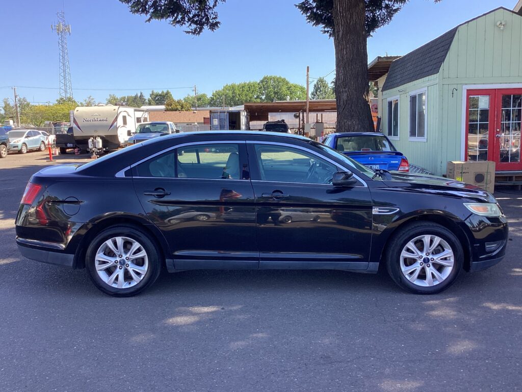 2010 Ford Taurus SEL
