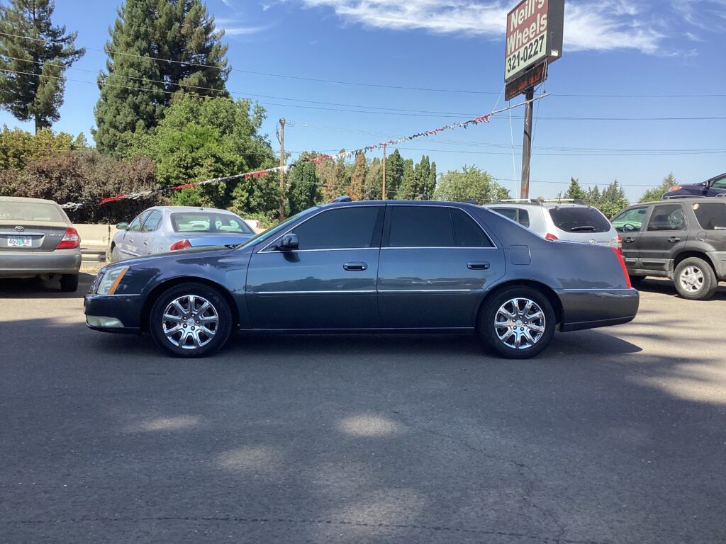 2010 Cadillac DTS Luxury