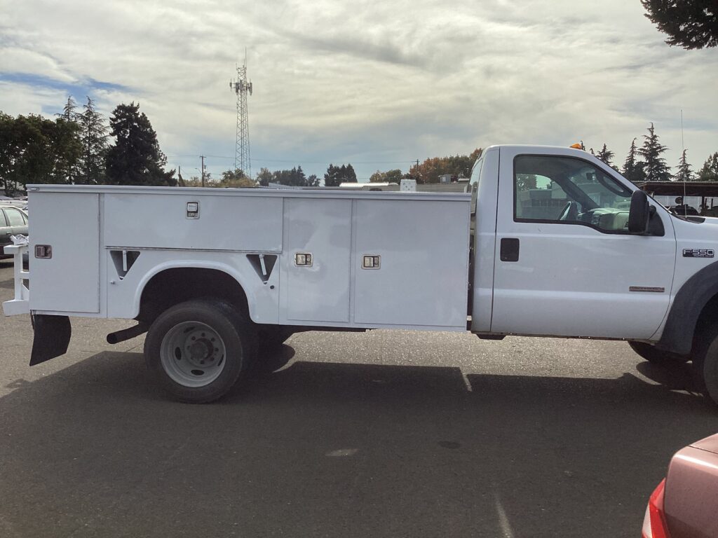 2004 FORD F-550 XL Super Duty